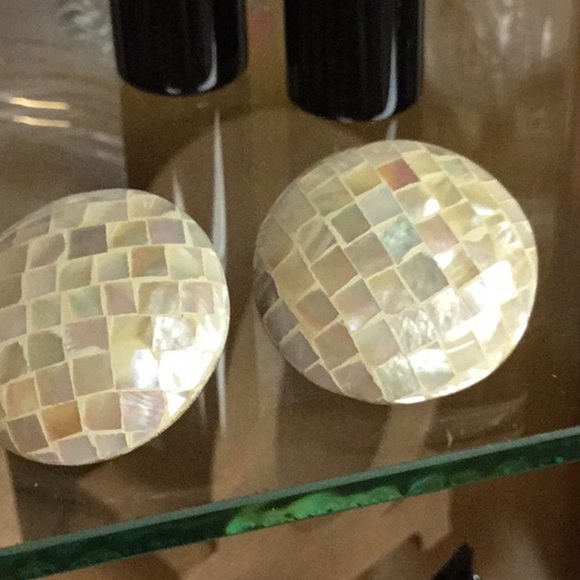 Shell earrings - Picture 4 of 4